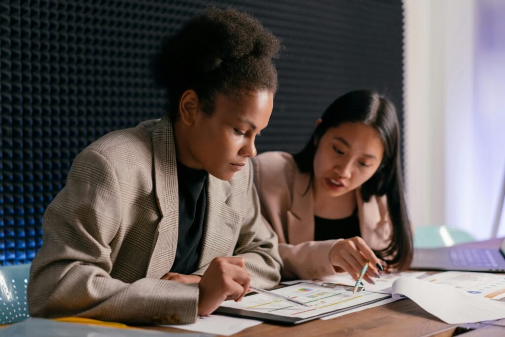 What Are The Best Ways To Navigate Currency Exchange Rates? What Are The Best Ways To Navigate Currency Exchange Rates?