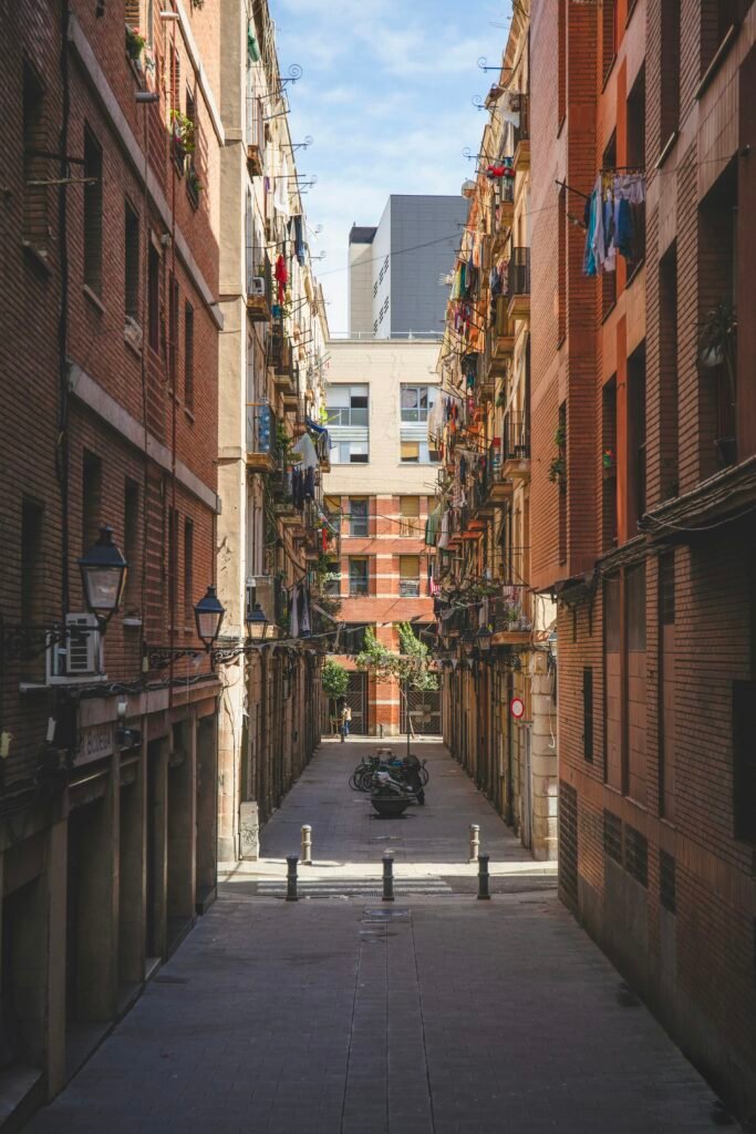 Exploring the Enchanting Gothic Quarters of Barcelona Exploring the Enchanting Gothic Quarters of Barcelona