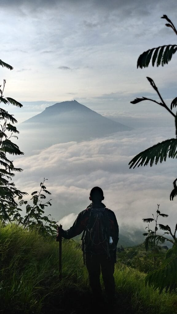 Is It Wise to Travel Alone?