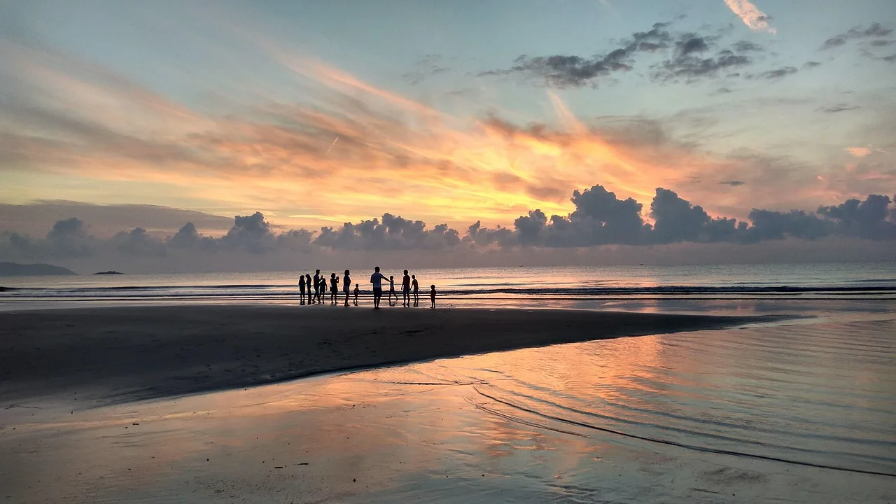 Multi-Generation Travel: Pleasing Grandparents to Grandchildren on Vacation Multi-Generation Travel: Pleasing Grandparents to Grandchildren on Vacation